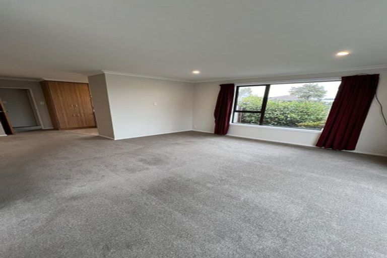 Photo of property in 1/17 Aberfoyle Place, Parklands, Christchurch, 8083
