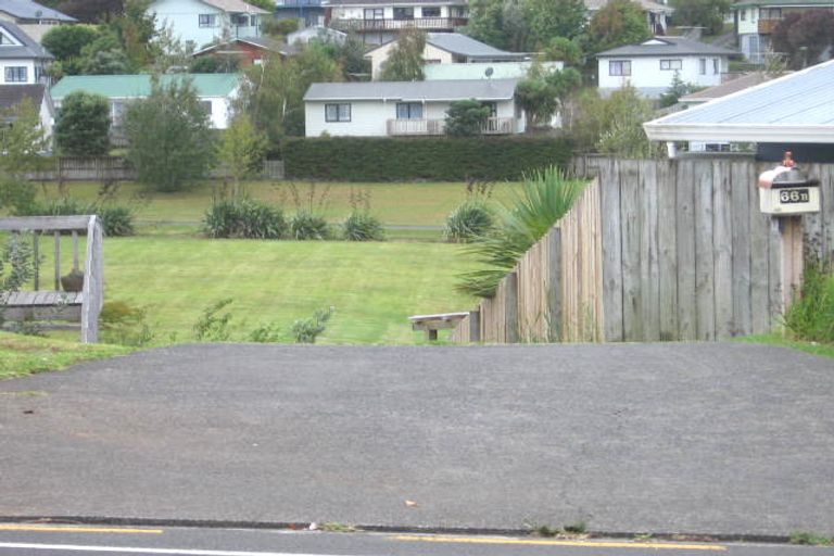 Photo of property in 2/66 Trias Road, Totara Vale, Auckland, 0629