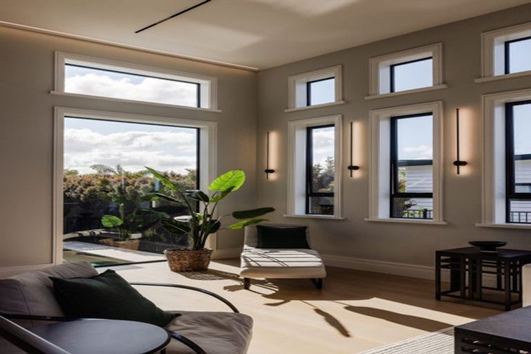Photo of property in 112 Arran Point Parade, Orewa, 0931