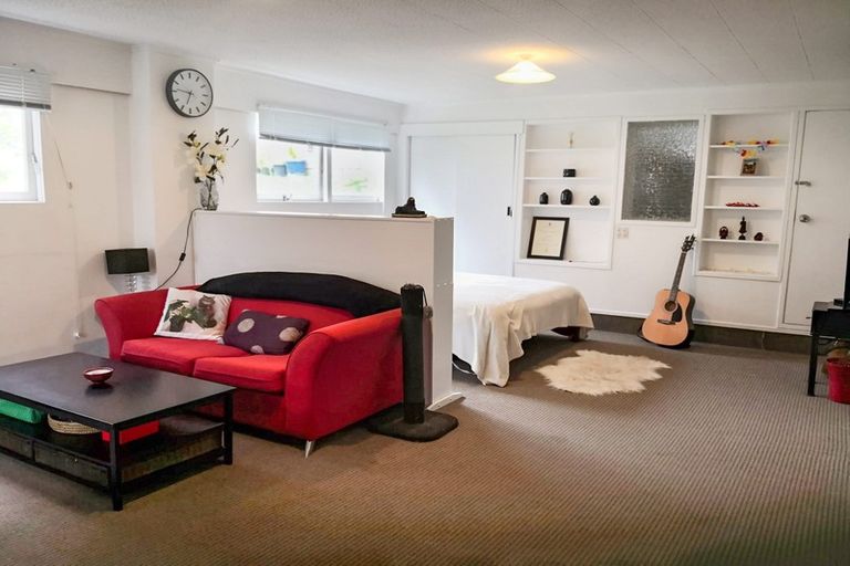 Photo of property in 8 Tye Road, Hillcrest, Auckland, 0627