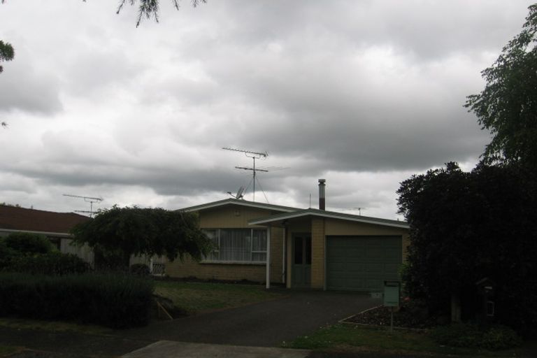 Photo of property in 7 Lionel Sharp Place, Pukekohe, 2120