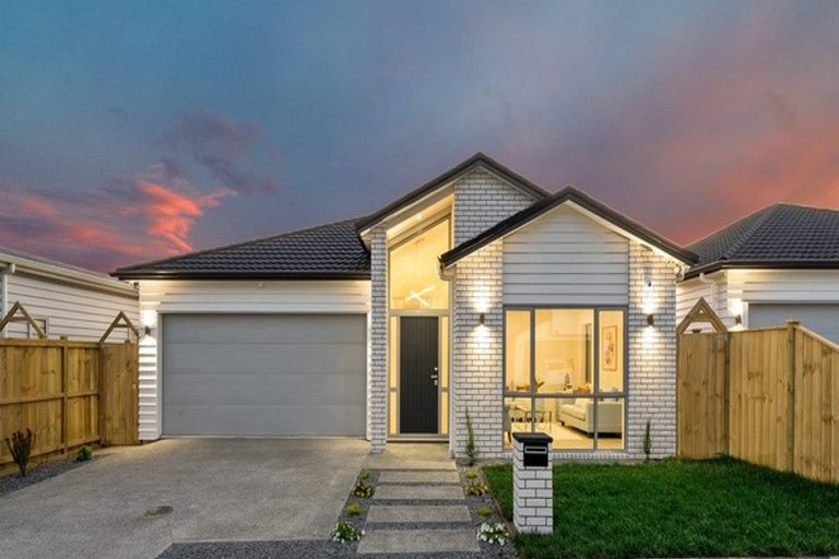 Photo of property in 8 Exmoor Road, Karaka, Papakura, 2113