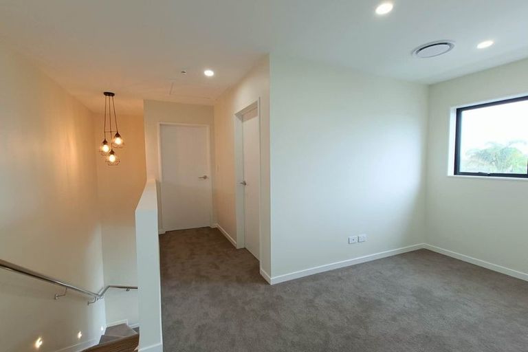 Photo of property in 30a Priestley Drive, Bucklands Beach, Auckland, 2014