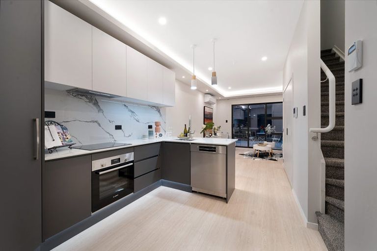 Photo of property in 10/52 Newington Road, Henderson, Auckland, 0612