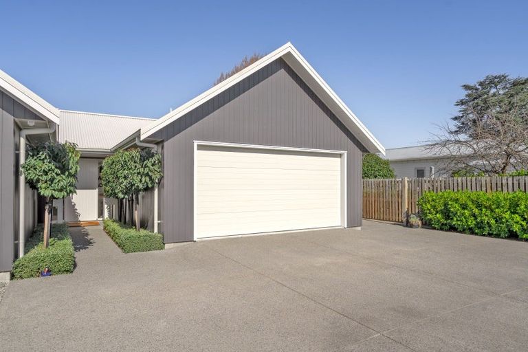 Photo of property in 8 Matai Grove, Greytown, 5712
