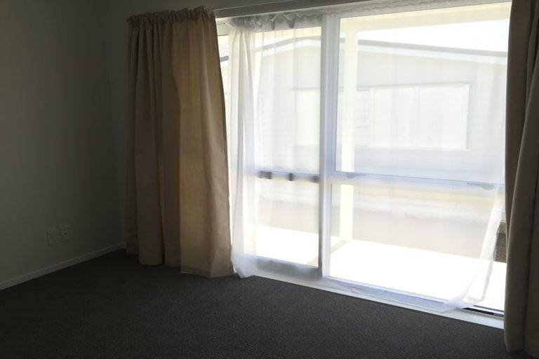 Photo of property in 44 Gossamer Drive, Pakuranga Heights, Auckland, 2010