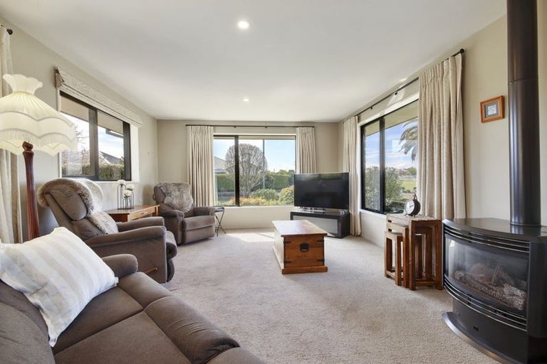 Photo of property in 1 Pimlico Place, Rangiora, 7400