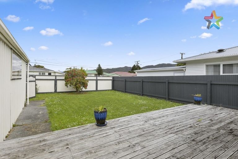 Photo of property in 10 Hunt Street, Wainuiomata, Lower Hutt, 5014