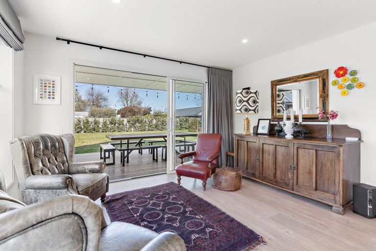 Photo of property in 8 Matai Grove, Greytown, 5712