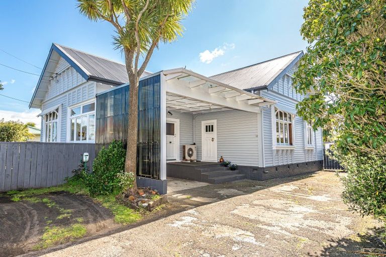 Photo of property in 2 Gonville Avenue, Gonville, Whanganui, 4501