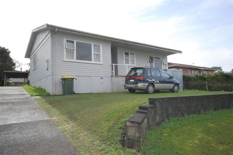Photo of property in 11 Helleur Road, Massey, Auckland, 0614