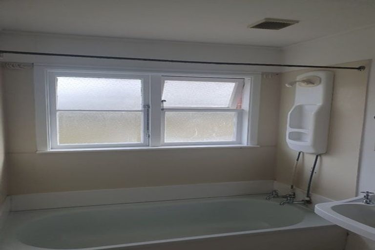 Photo of property in 1/8 Ararino Street, Trentham, Upper Hutt, 5018