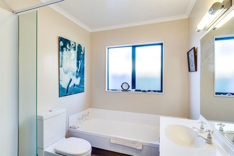 Photo of property in 3 Palace Court, Taradale, Napier, 4112