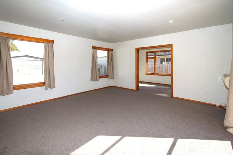 Photo of property in 106 Bickerton Street, Wainoni, Christchurch, 8061