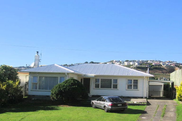 Photo of property in 52 Bassett Road, Johnsonville, Wellington, 6037