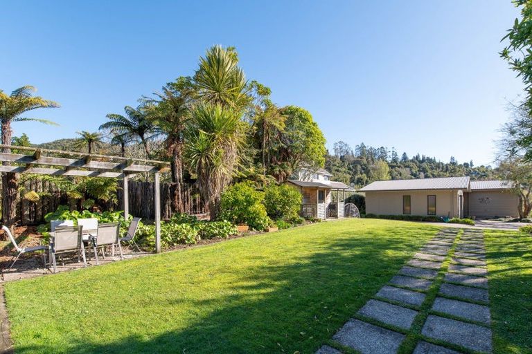 Photo of property in 9 Benn Road, Lake Okareka, Rotorua, 3076