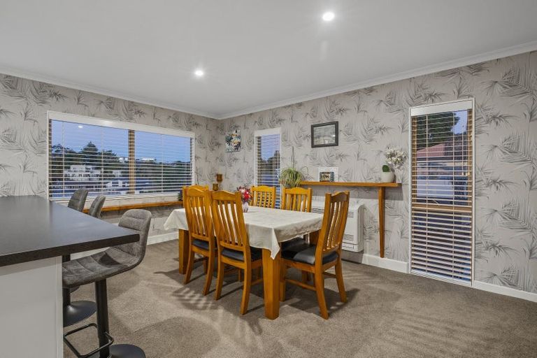 Photo of property in 20 Bayvista Close, Welcome Bay, Tauranga, 3112
