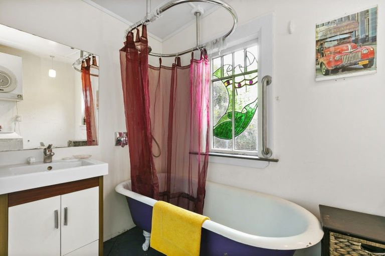 Photo of property in 104 Ohiro Road, Brooklyn, Wellington, 6021