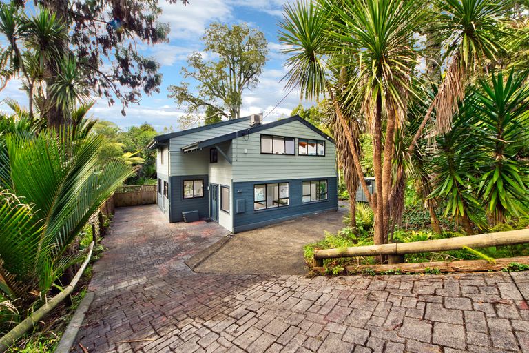 Photo of property in 7 Sylvan Valley Avenue, Titirangi, Auckland, 0604