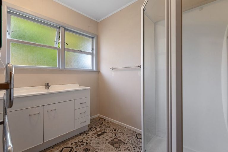 Photo of property in 142 Welcome Bay Road, Welcome Bay, Tauranga, 3112