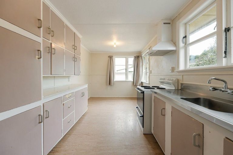 Photo of property in 37 Montgomery Crescent, Bader, Hamilton, 3206