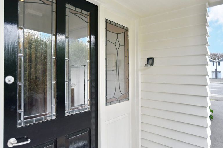 Photo of property in 4 Whitmore Street, Edgeware, Christchurch, 8013