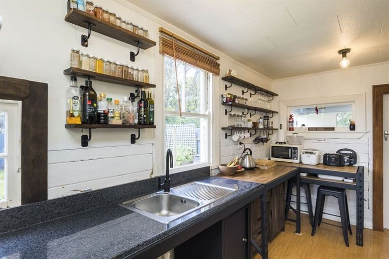 Photo of property in 4 Millar Street, Roslyn, Palmerston North, 4414