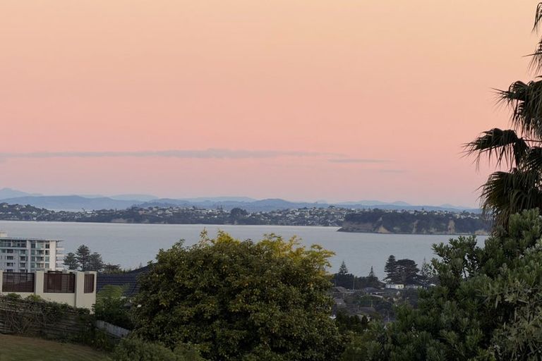 Photo of property in 1 Waldorf Crescent, Orewa, 0931