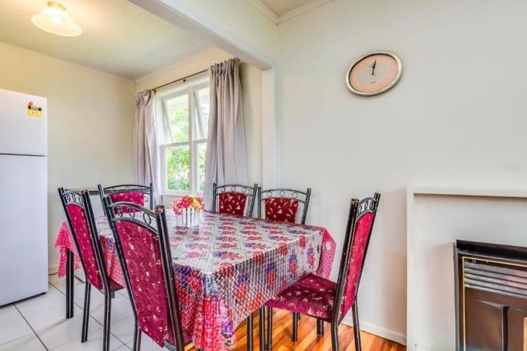 Photo of property in 14 Eddowes Street, Manurewa, Auckland, 2102