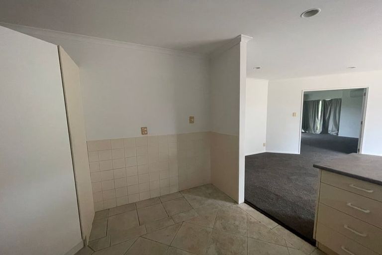 Photo of property in 15 Kalgan Place, Burswood, Auckland, 2013