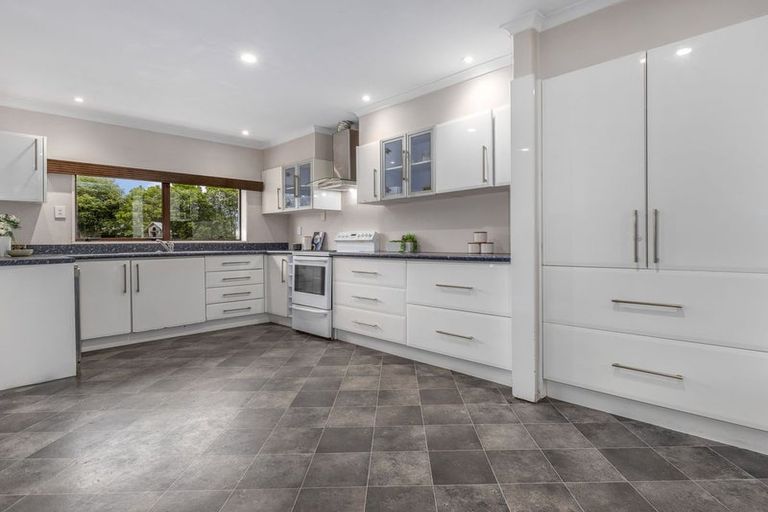 Photo of property in 189 Tararua Road, Levin, 5571