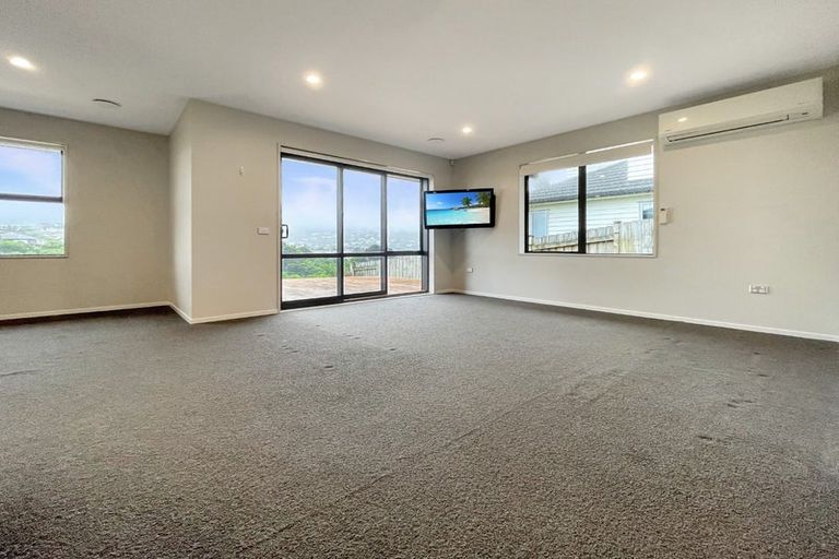 Photo of property in 40 Cresswell Place, Johnsonville, Wellington, 6037