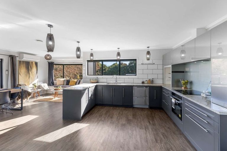 Photo of property in 16 Rossiter Avenue, Waiuku, 2123