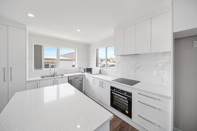 Photo of property in 22 Molesworth Place, Mangere, Auckland, 2022