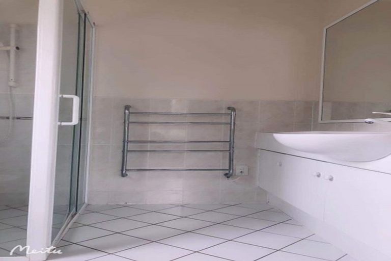 Photo of property in 98 Landing Drive, Albany, Auckland, 0632