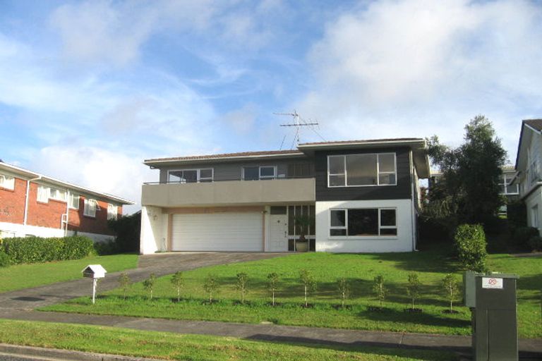 Photo of property in 30 Chatswood Grove, Chatswood, Auckland, 0626