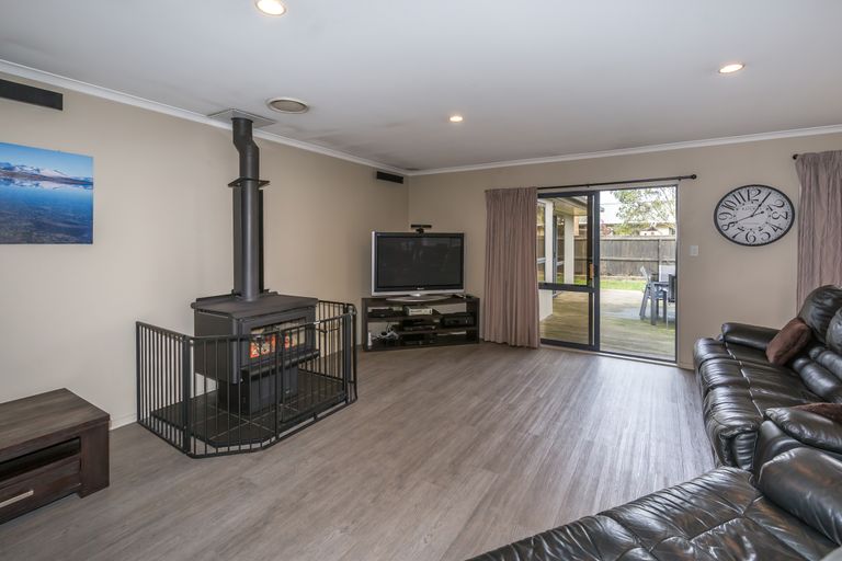 Photo of property in 16 Camleigh Close, Kaiapoi, 7630