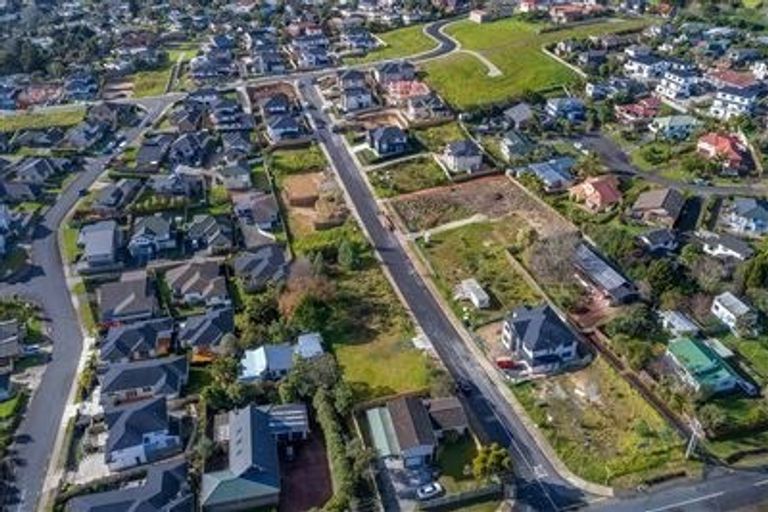 Photo of property in 15 Shibata Rise, Ranui, Auckland, 0612