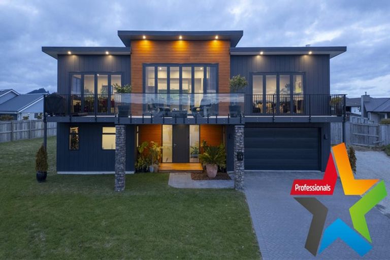 Photo of property in 10 Tuhua Close, Wharewaka, Taupo, 3330