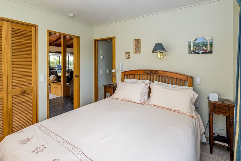 Photo of property in 1 Manu Grove, Waikanae, 5036