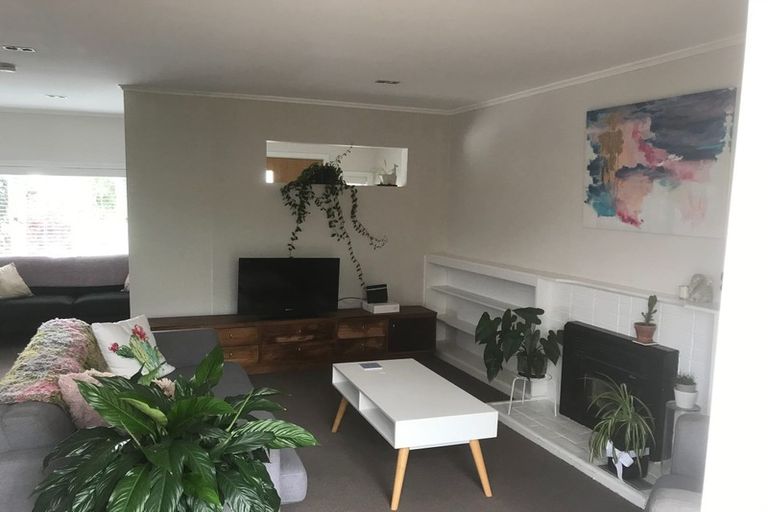 Photo of property in 4 Highland Avenue, Titirangi, Auckland, 0604