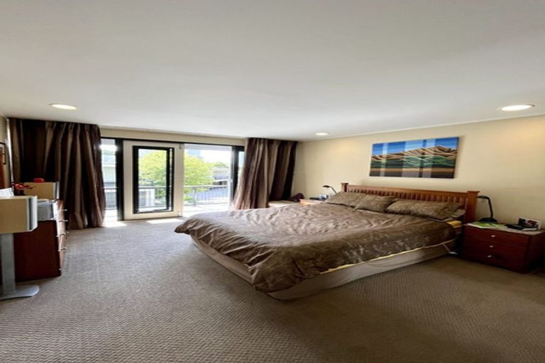 Photo of property in Highwic, 32u2 Hobson Street, Thorndon, Wellington, 6011