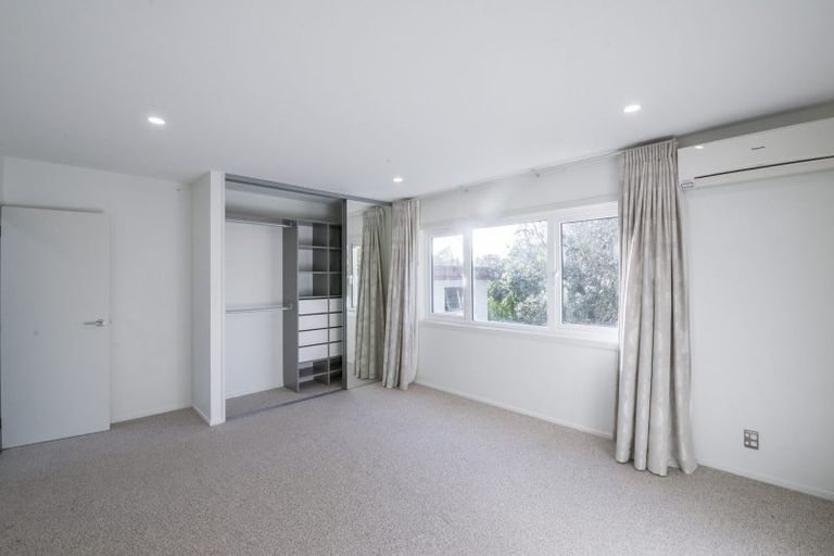Photo of property in 16 Noall Street, Te Atatu Peninsula, Auckland, 0610
