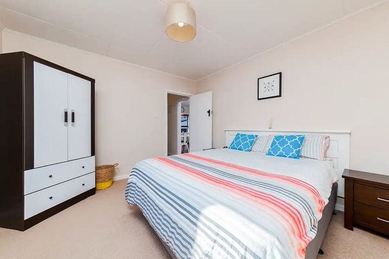 Photo of property in 19a Don Buck Road, Massey, Auckland, 0614