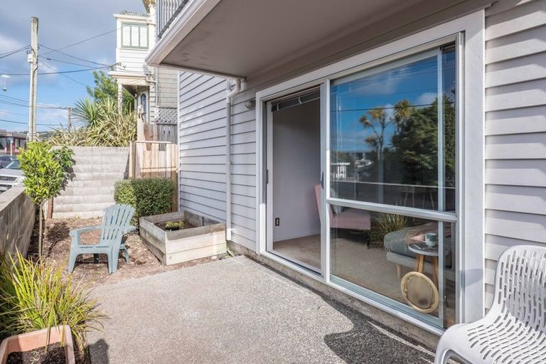Photo of property in 8b Finlay Terrace, Mount Cook, Wellington, 6021