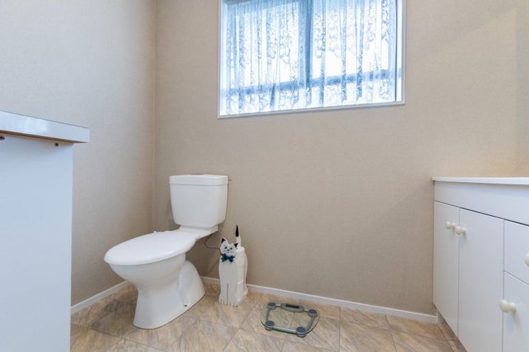 Photo of property in 8b Allardice Street, Dannevirke, 4930