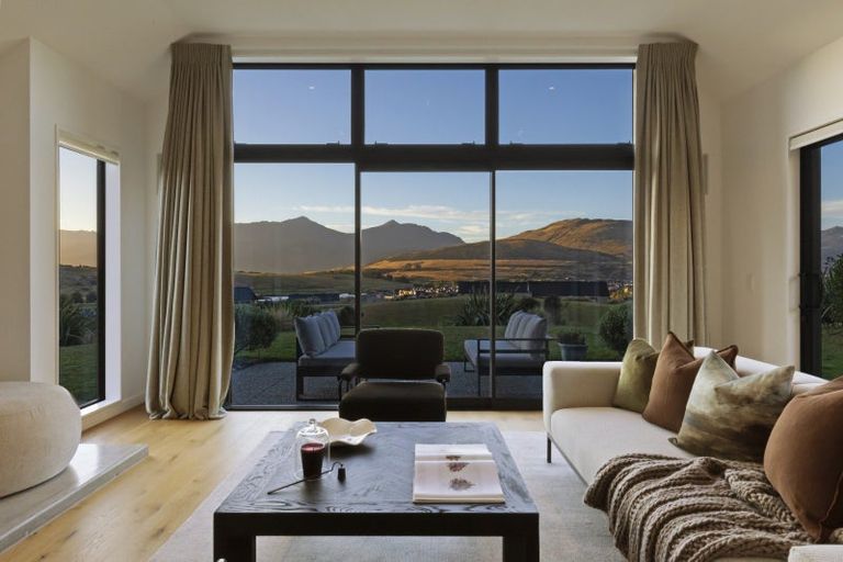 Photo of property in 3 Pioneer Court, Jacks Point, Queenstown, 9371