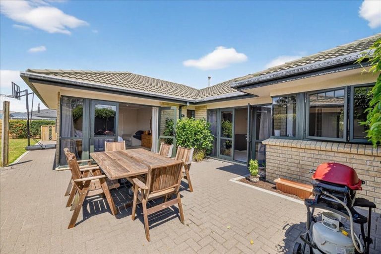 Photo of property in 4 Halesia Place, Mount Maunganui, 3116