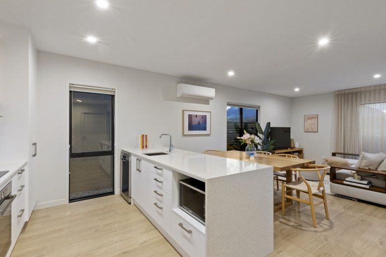 Photo of property in 9 Mcgibbon Lane, Jacks Point, 9371