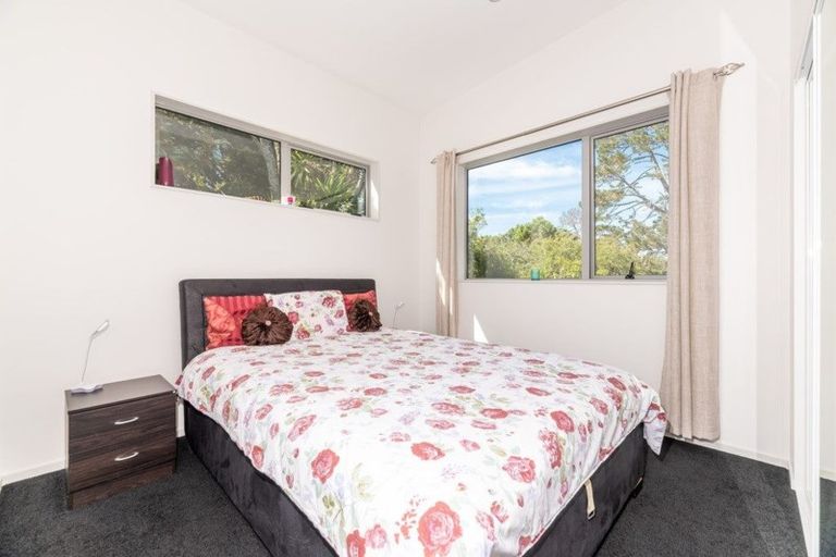 Photo of property in 27f Rehia Road, Massey, Auckland, 0614